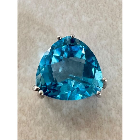 18kt solid white gold 5.41ct trillion cut genuine blue topaz pendant charm
